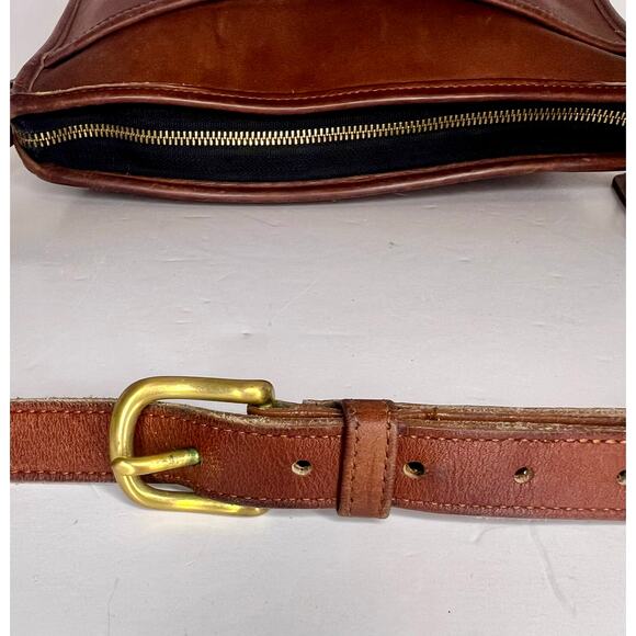 Vintage Coach Taylor British Tan Crossbody - Picture 7 of 9